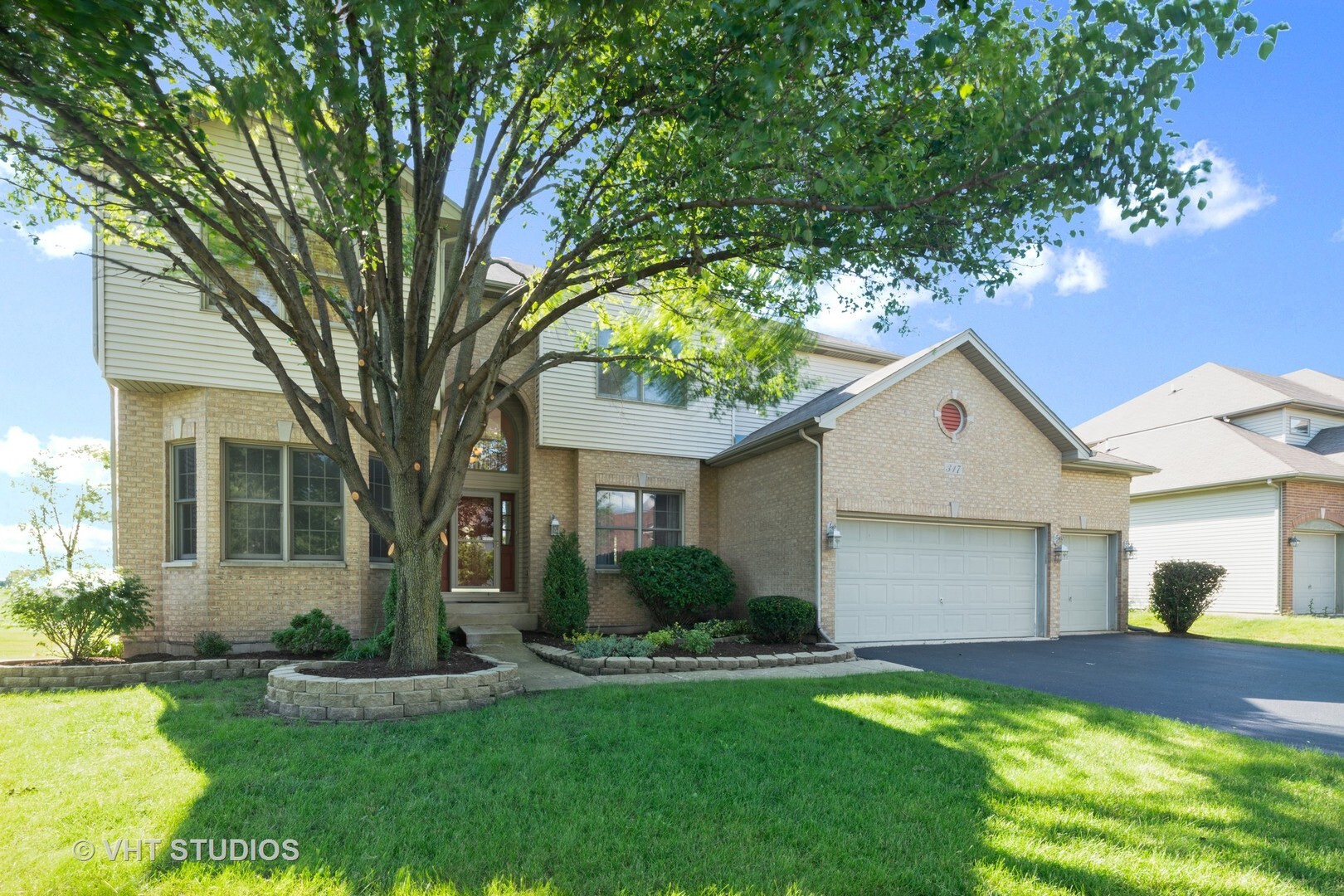Property Photo: 317 Prairieview Drive IL 60543