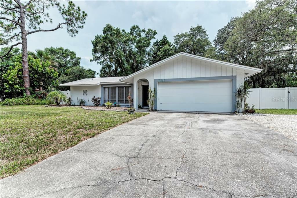 Property Photo:  2639 Pursell Circle  FL 34232 