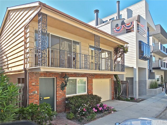 Property Photo: 45 67th Place CA 90803