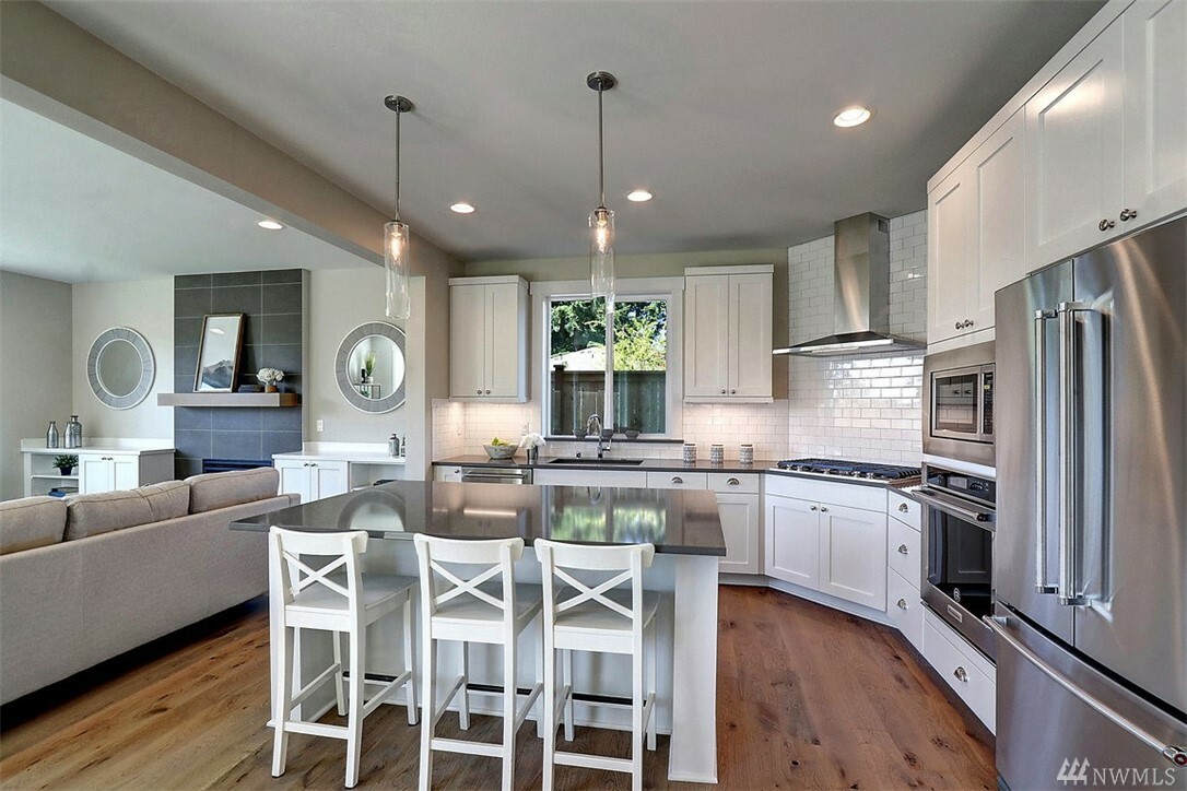 Property Photo: 9211 Park Rd WA 98020