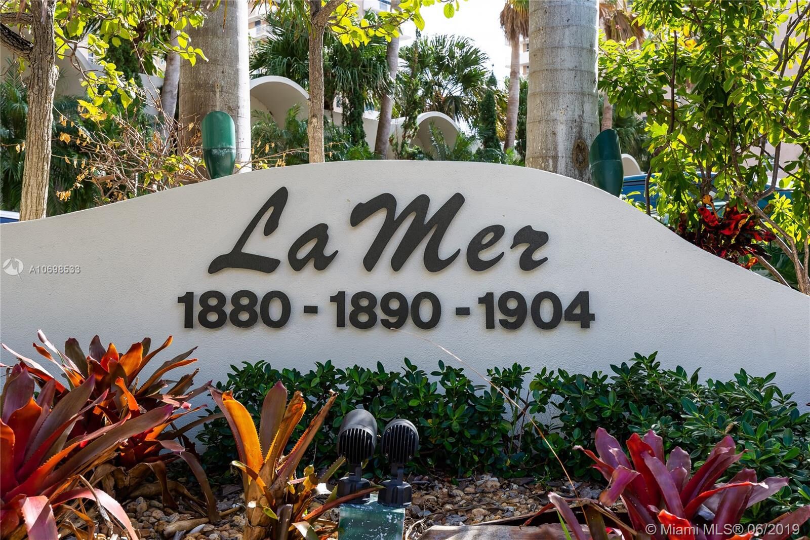 Property Photo: 1904 S Ocean Dr 1208 FL 33009