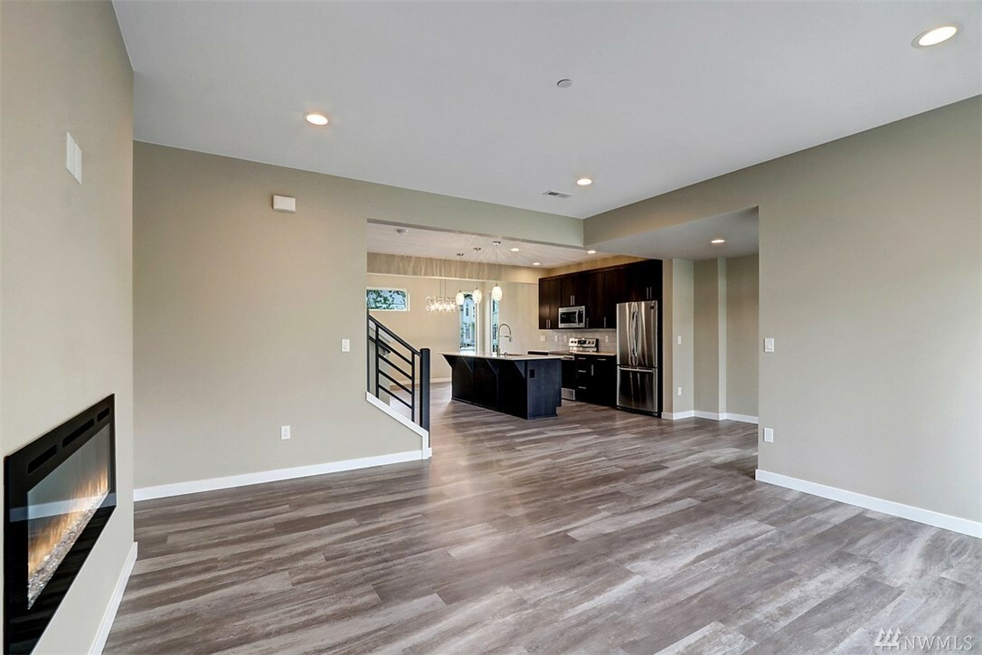 Property Photo: 15020 12th Place W 25 WA 98087