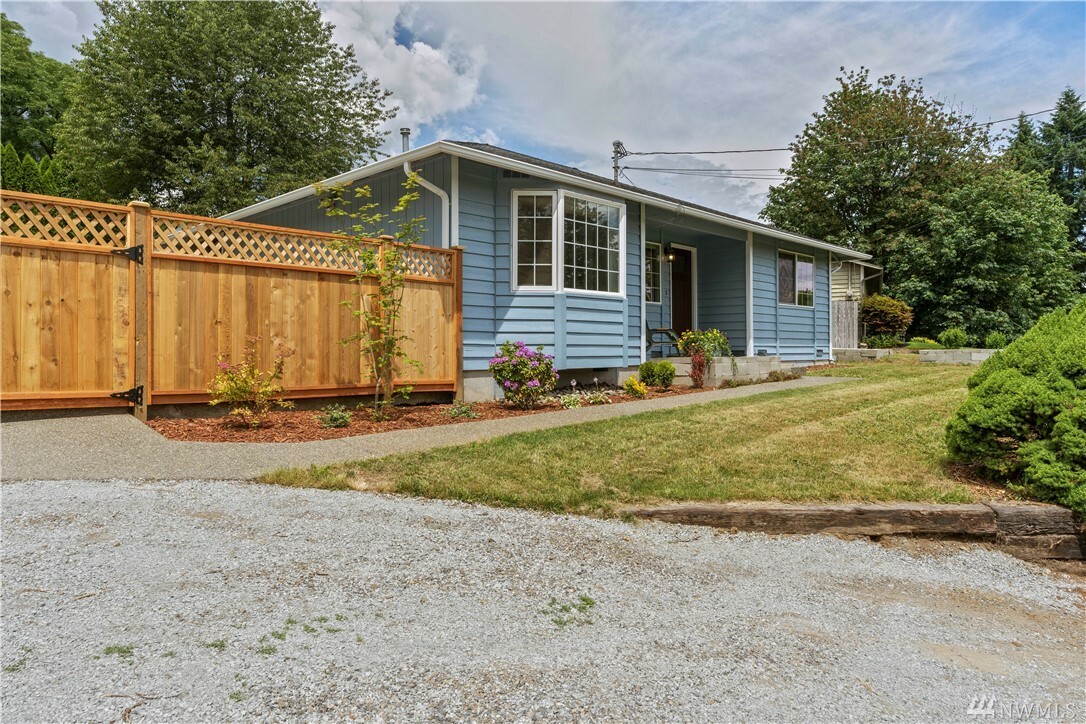 Property Photo:  16310 Market St  WA 98296 