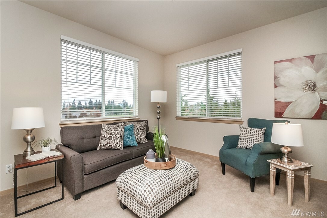 Property Photo: 5921 Kennedy Ave SE C-4 WA 98092