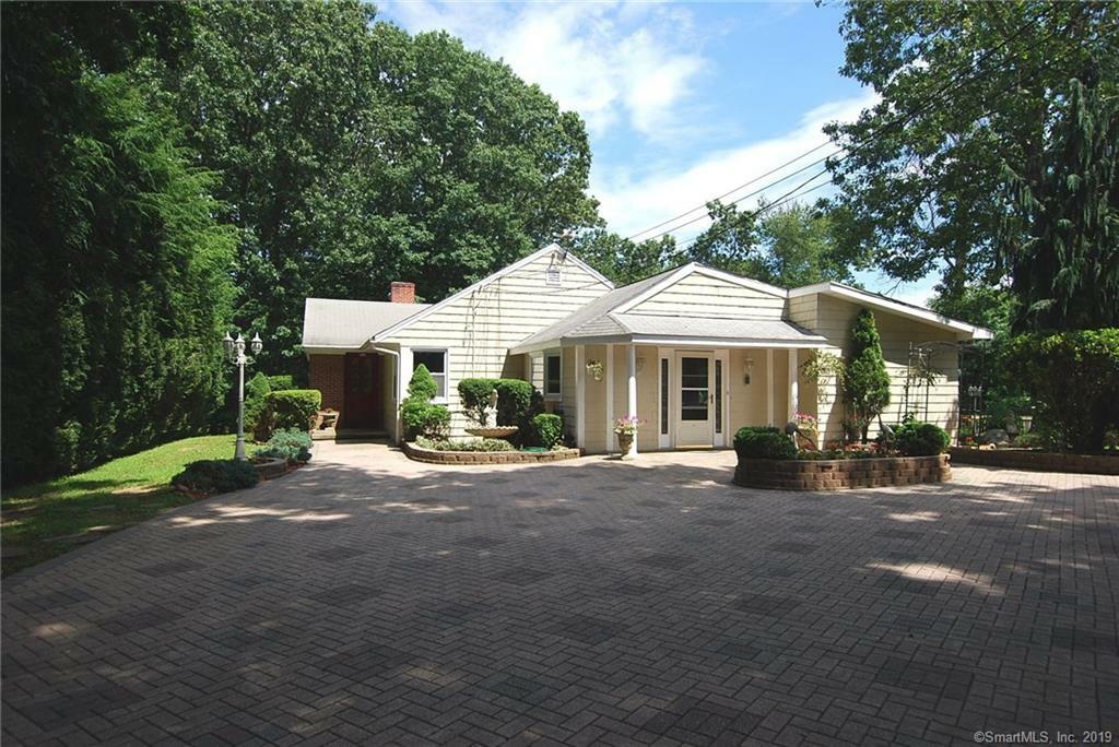 Property Photo: 3 Cricklewood Lane CT 06851