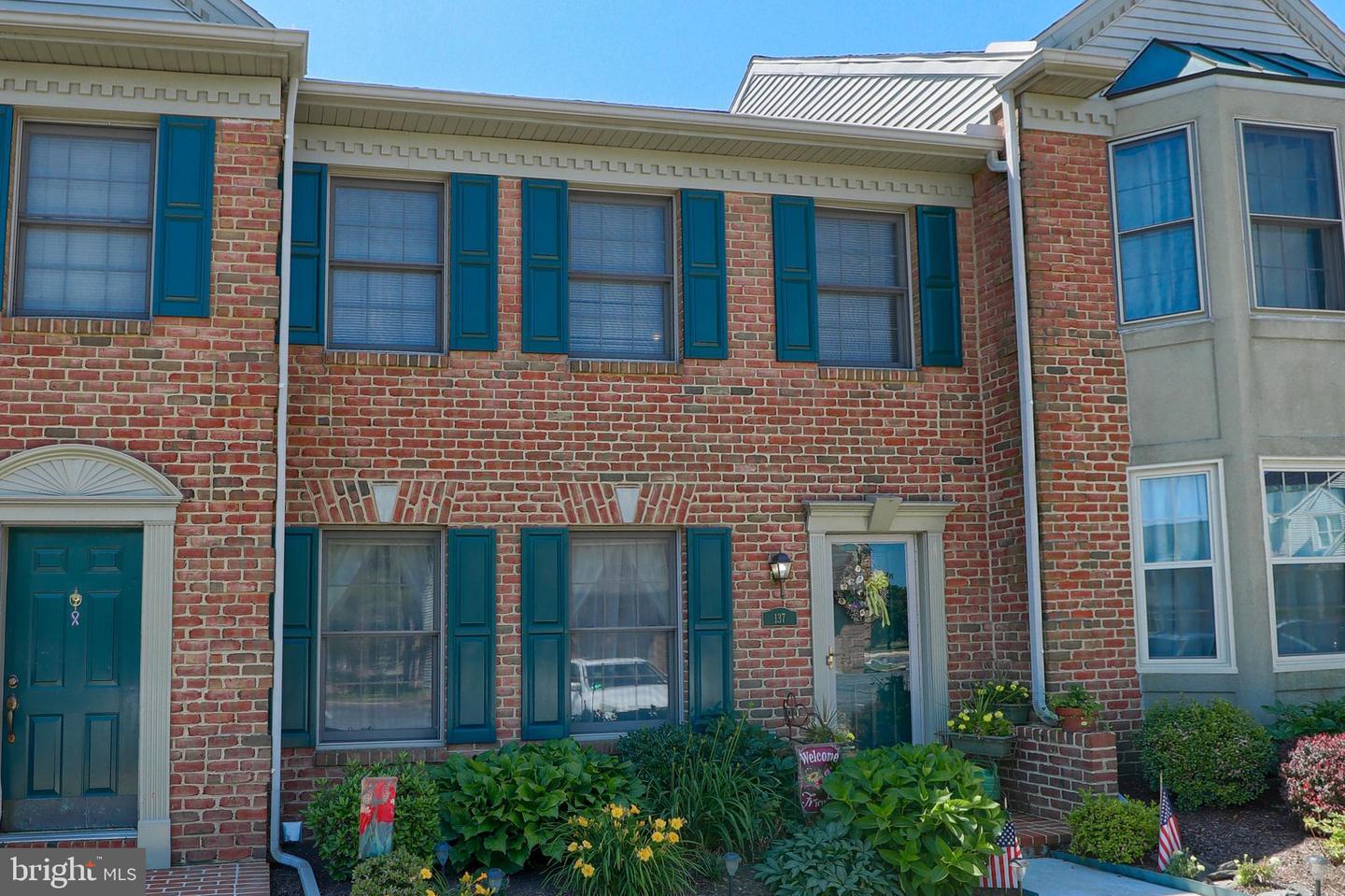 Property Photo:  137 Cobblestone Lane  PA 17601 