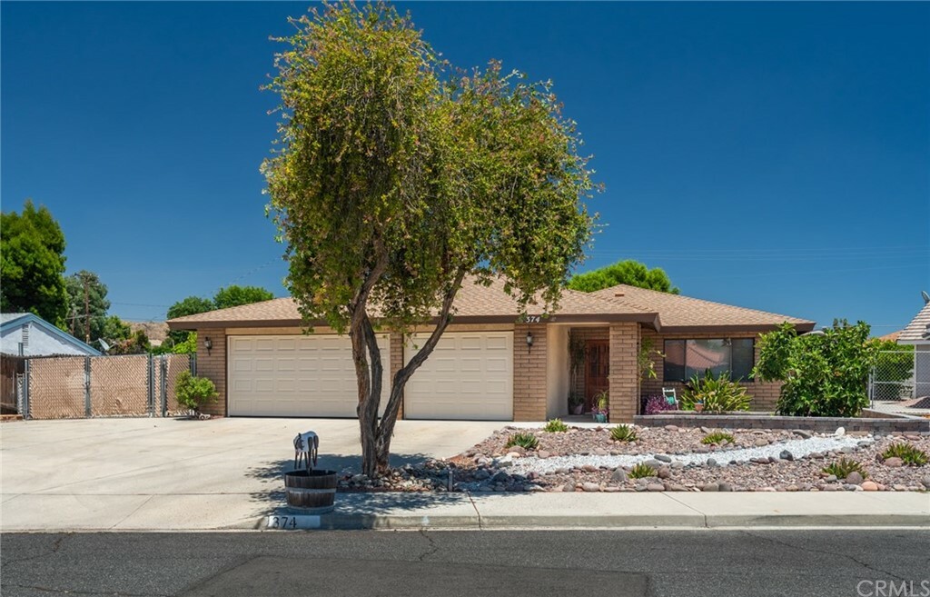 Property Photo:  374 Hillview Drive  CA 92544 