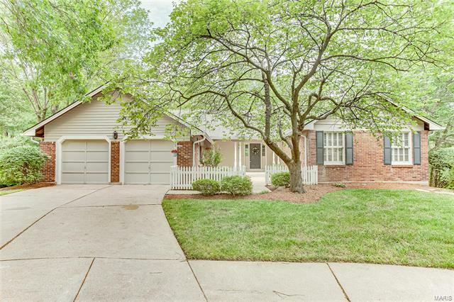 Property Photo: 832 Dunraven Drive 63021