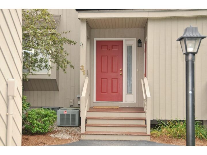 Property Photo: 31 Suffolk Court NH 03110