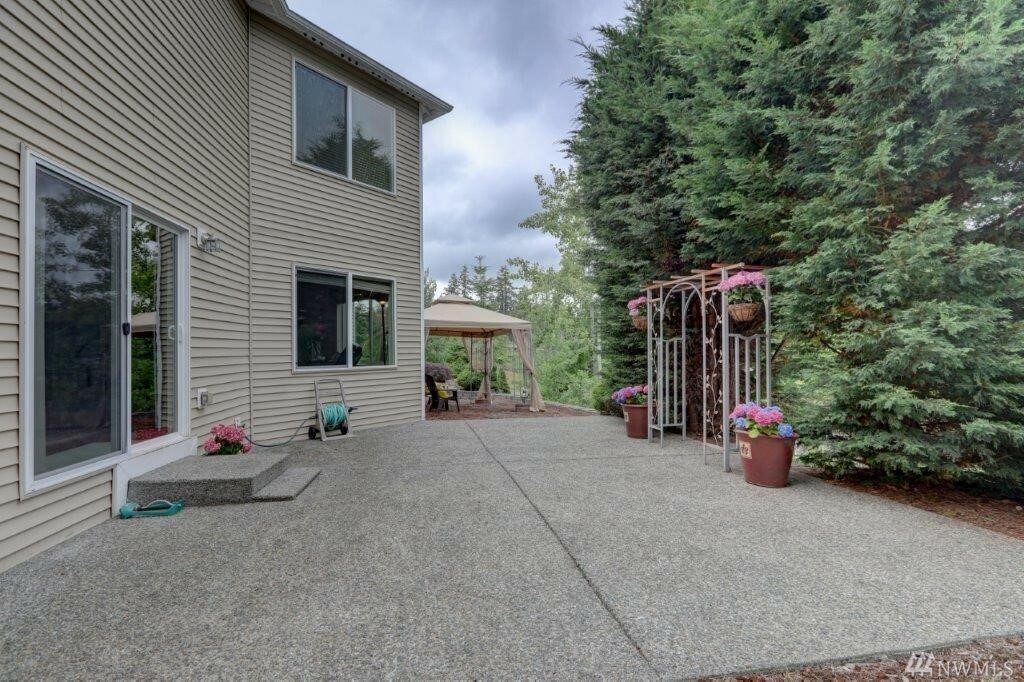 Property Photo:  3733 151st Place SE  WA 98012 