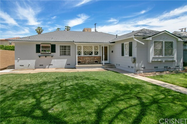 Property Photo:  17025 Sherman Way  CA 91406 