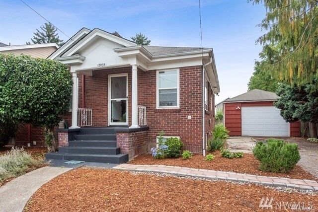 Property Photo: 12038 20th Ave S WA 98168