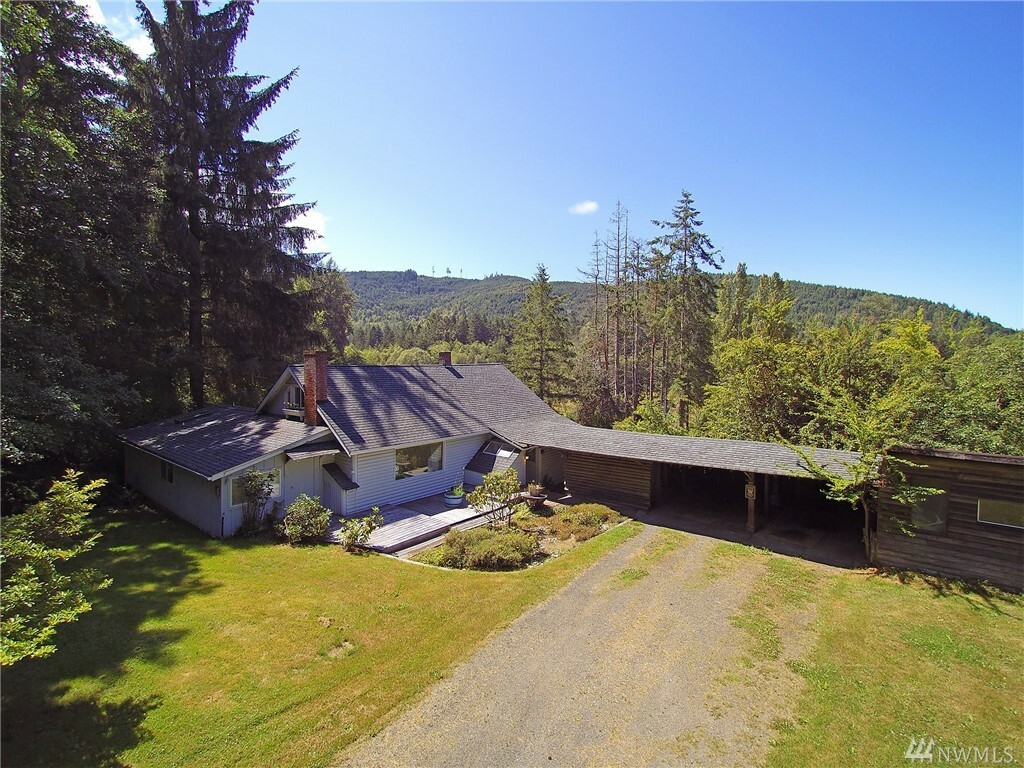 Property Photo:  2252 Black Diamond Rd  WA 98363 