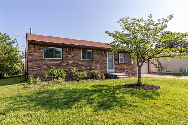 Property Photo: 30932 Pardo Street MI 48135