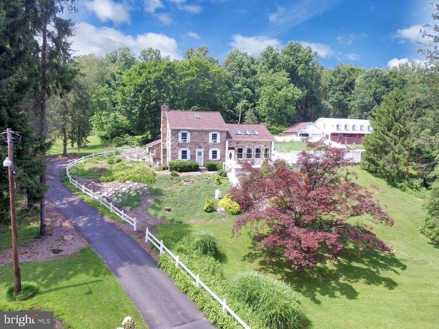 Property Photo:  875 Valley Road  PA 17053 