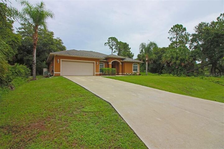 Property Photo:  5540 Allamanda Avenue  FL 34288 