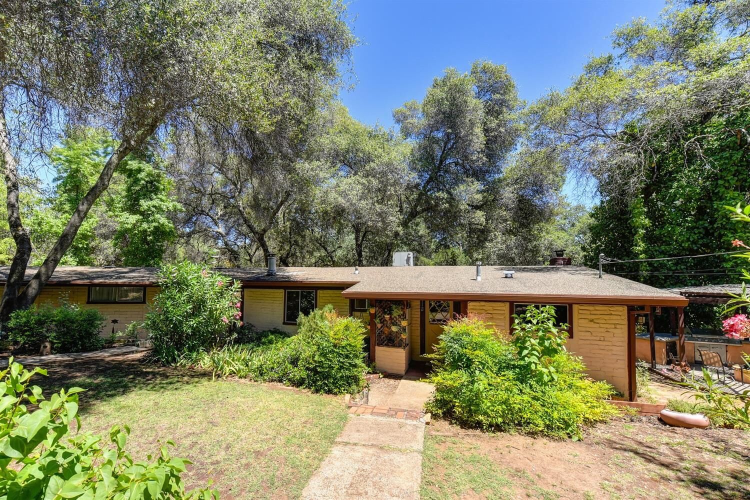 Property Photo: 4781 Juanita Drive CA 95682