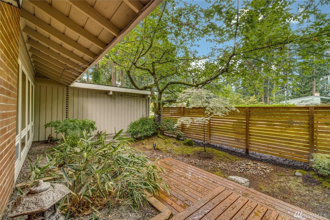 Property Photo: 15215 SE 18th St WA 98007