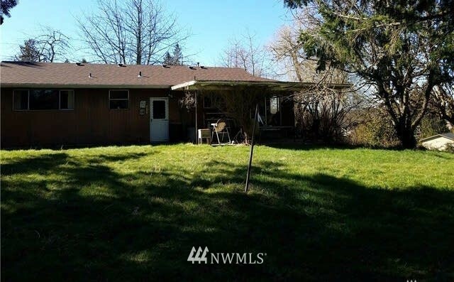 Property Photo:  2113 252nd Street NE  WA 98223 