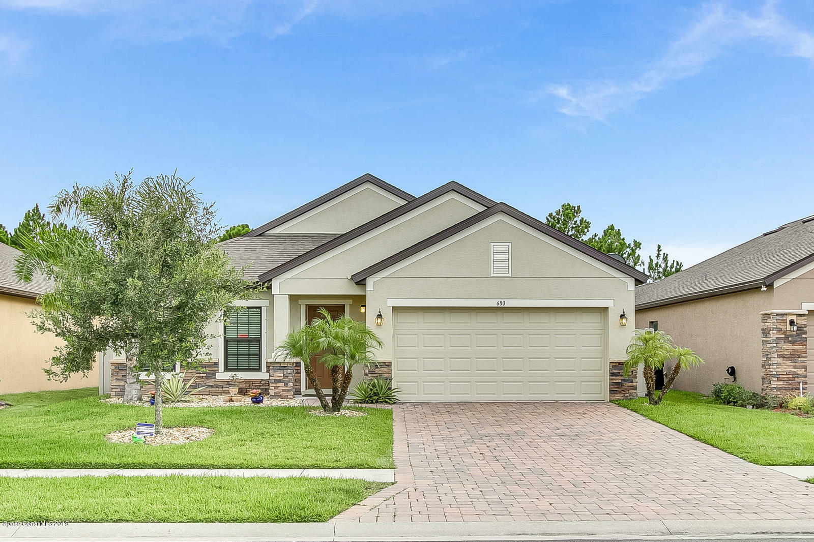 Property Photo:  680 SE Dillard Drive SE  FL 32909 