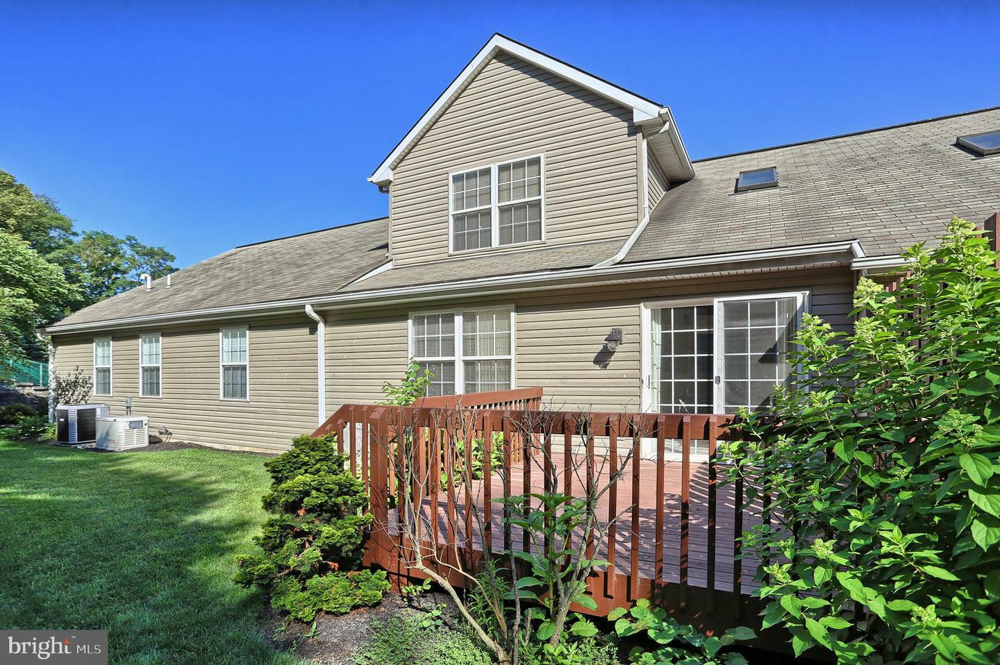 Property Photo:  1553 Hickory Run Court  PA 17022 