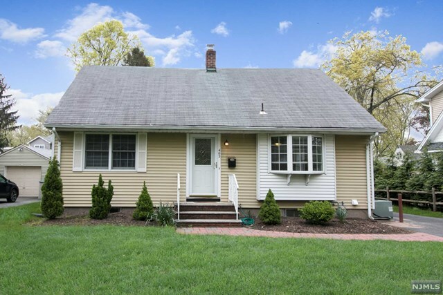 Property Photo:  463 South Pleasant Avenue  NJ 07450 