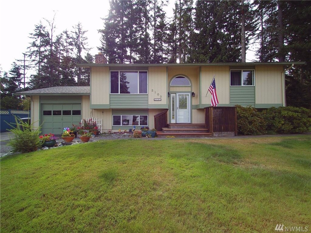 Property Photo: 2103 Seabreeze Place WA 98363