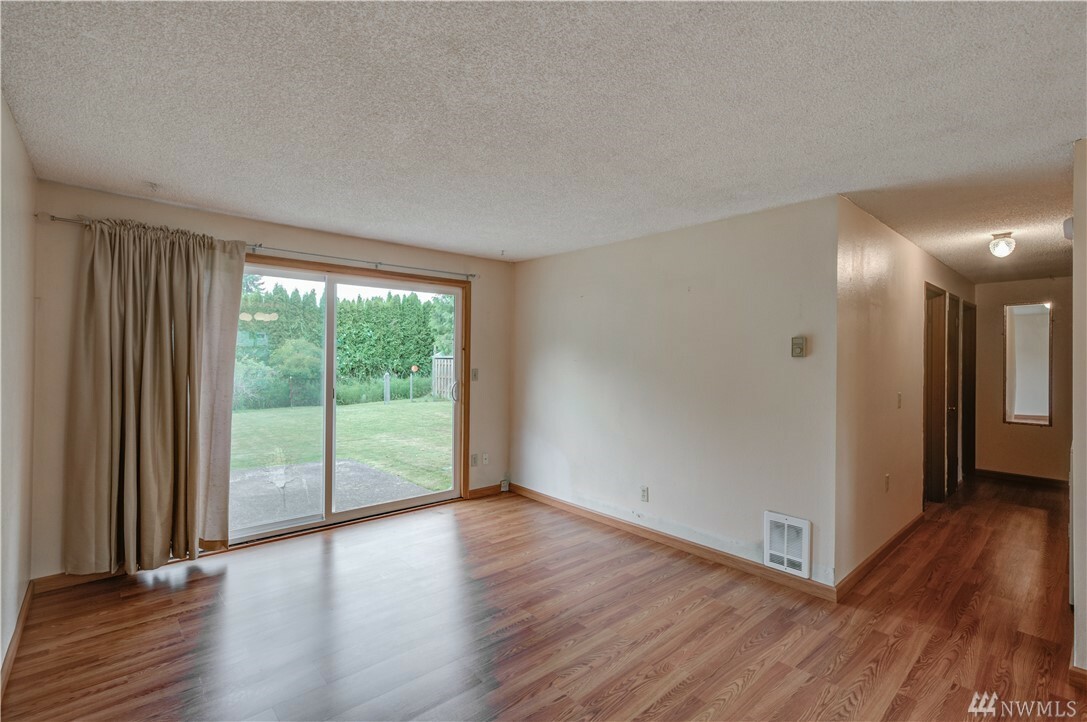 Property Photo: 1415 Iris Lane WA 98229