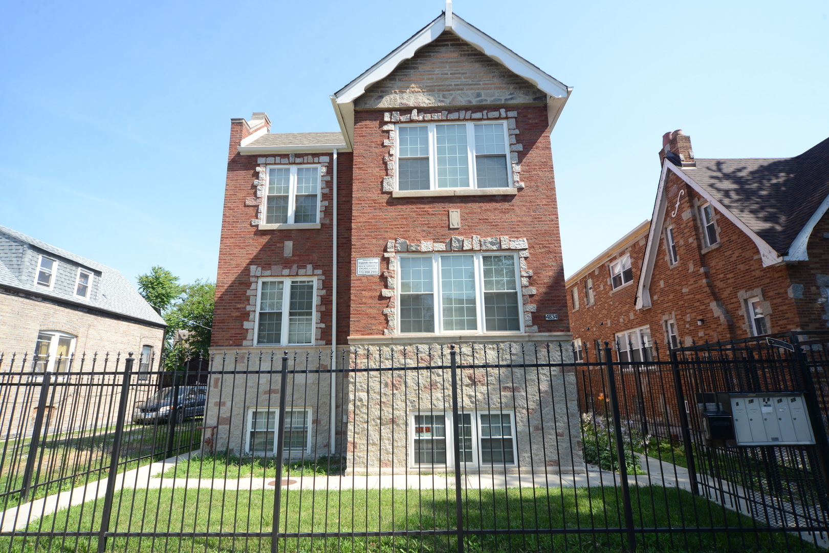 Property Photo: 4834 West Superior Street G IL 60644