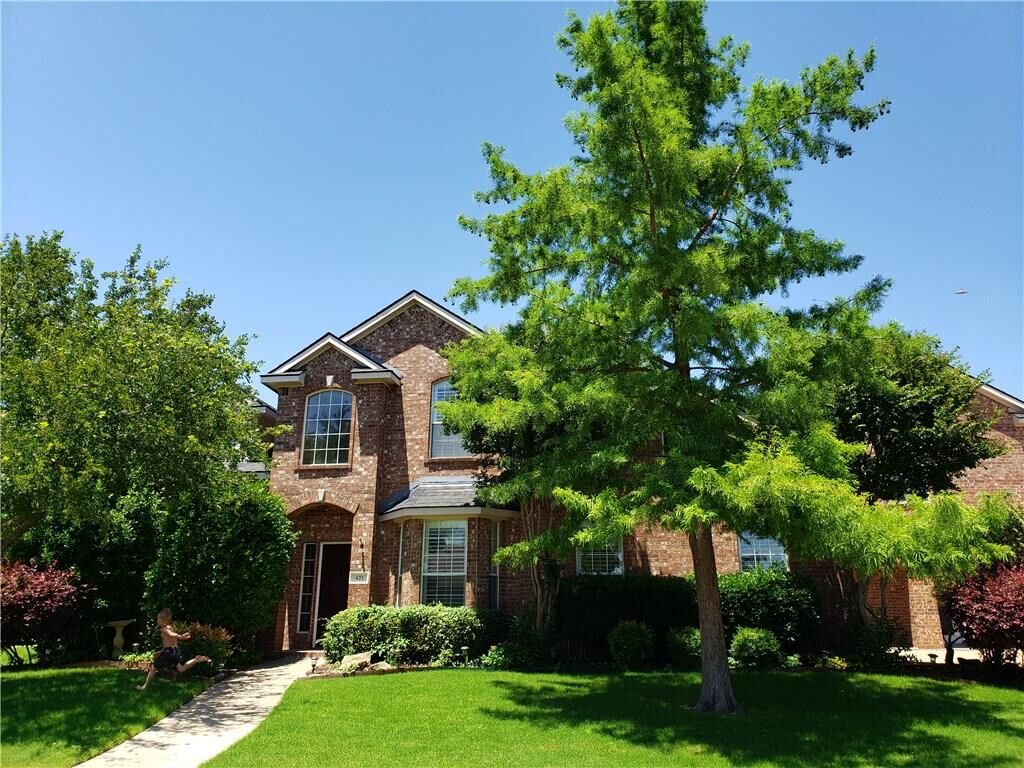 Property Photo:  421 Lakehurst Drive  TX 75094 
