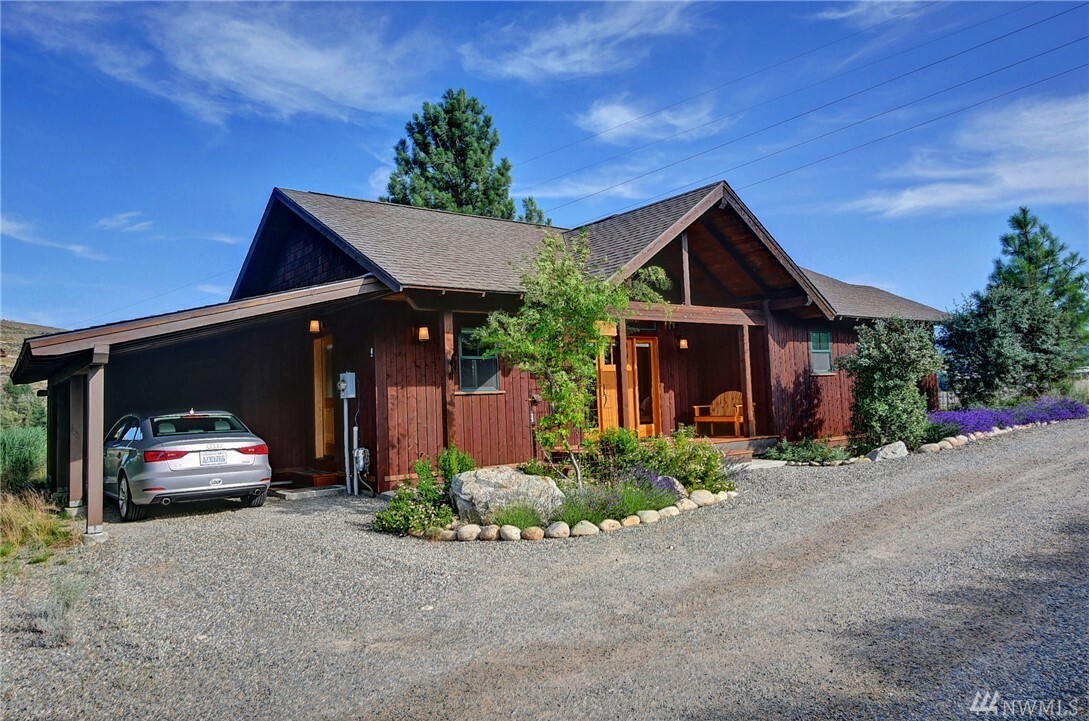 Property Photo:  302 Bench Lane  WA 98862 