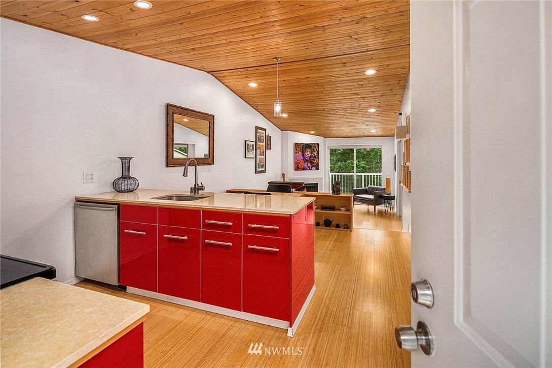 Property Photo:  9484 Redmond-Woodinville Road C-305  WA 98052 