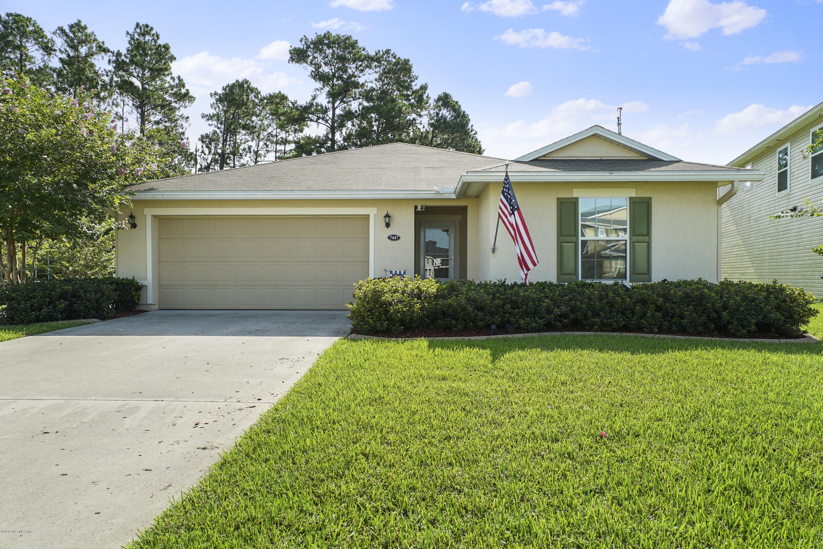 Property Photo:  7447 Westland Oaks Drive  FL 32244 