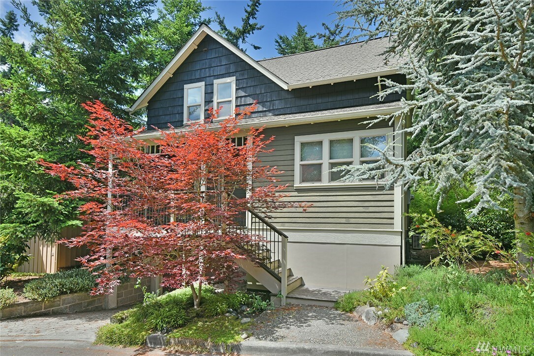 Property Photo:  2315 Ebony St  WA 98368 