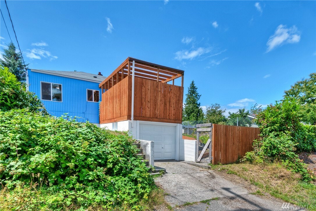 Property Photo:  12241 1st Ave S  WA 98168 