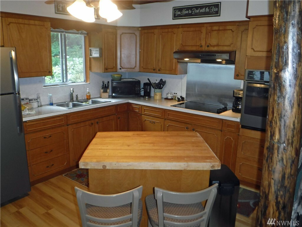 Property Photo: 390 South Shore Rd WA 98575