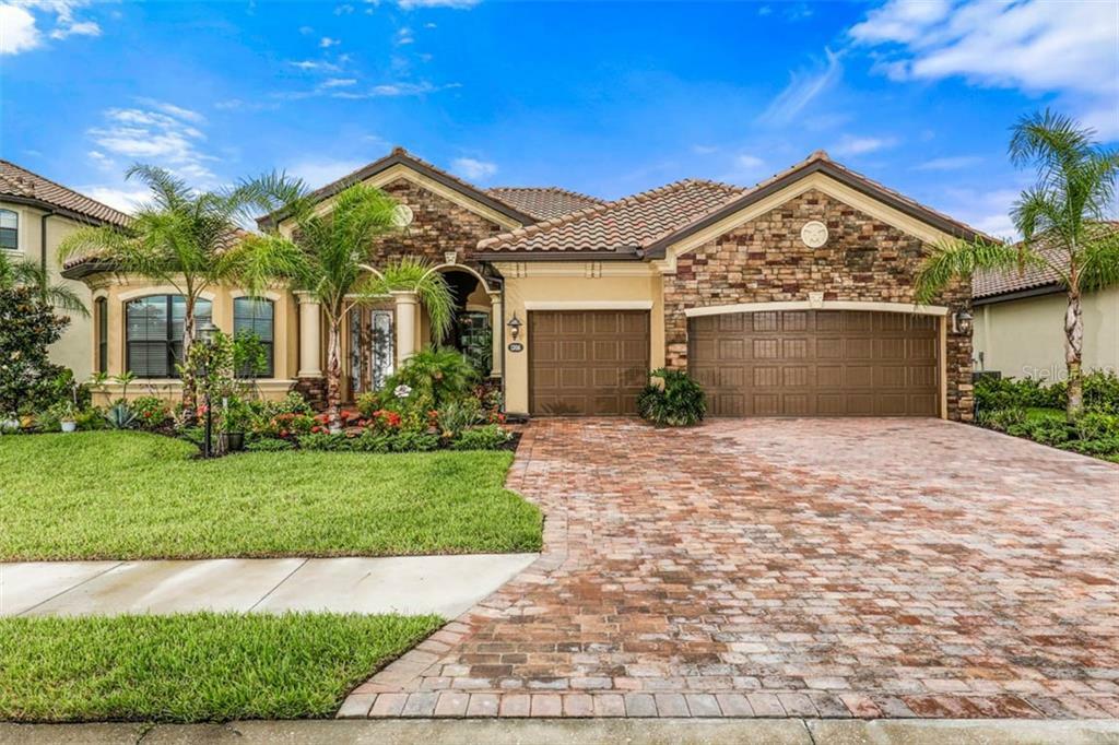Property Photo: 13816 Swiftwater Way FL 34211