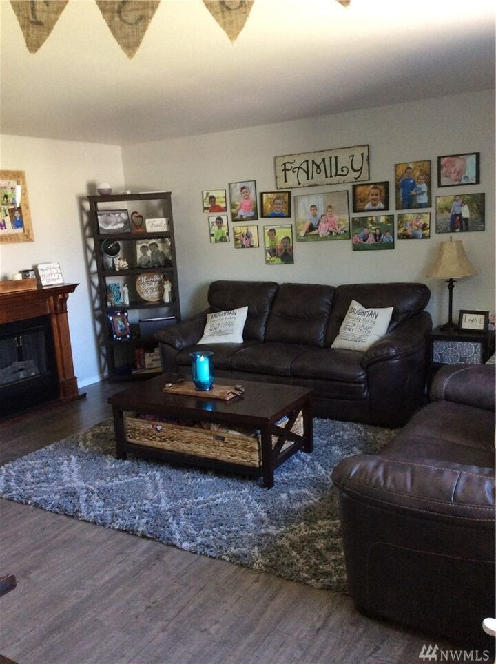 Property Photo:  122 I St NE  WA 98848 