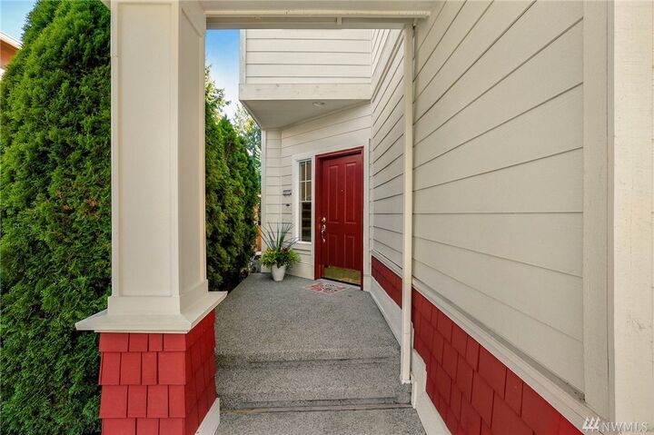 Property Photo:  22612 SE 12th Place  WA 98075 