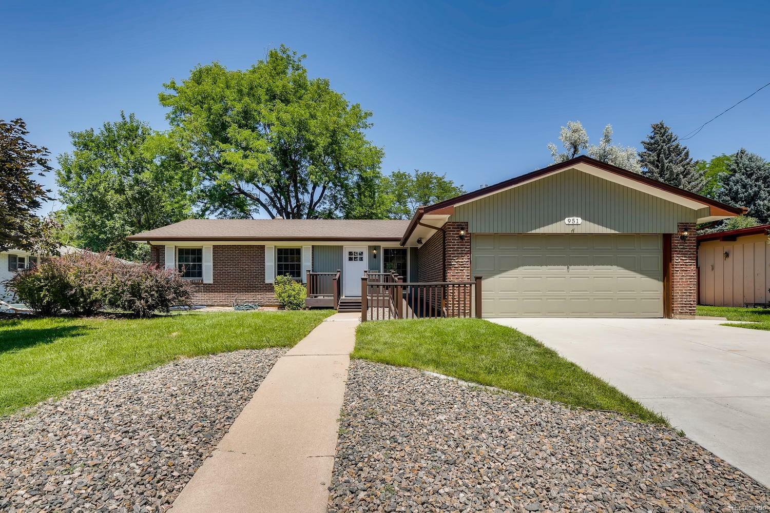 Property Photo:  951 E Cottonwood Avenue  CO 80121 