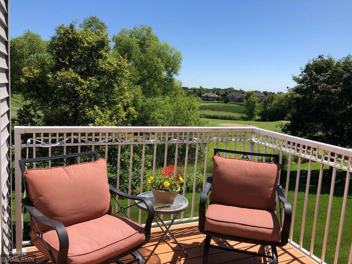 2733 Spy Glass Drive  Chaska MN 55318 photo