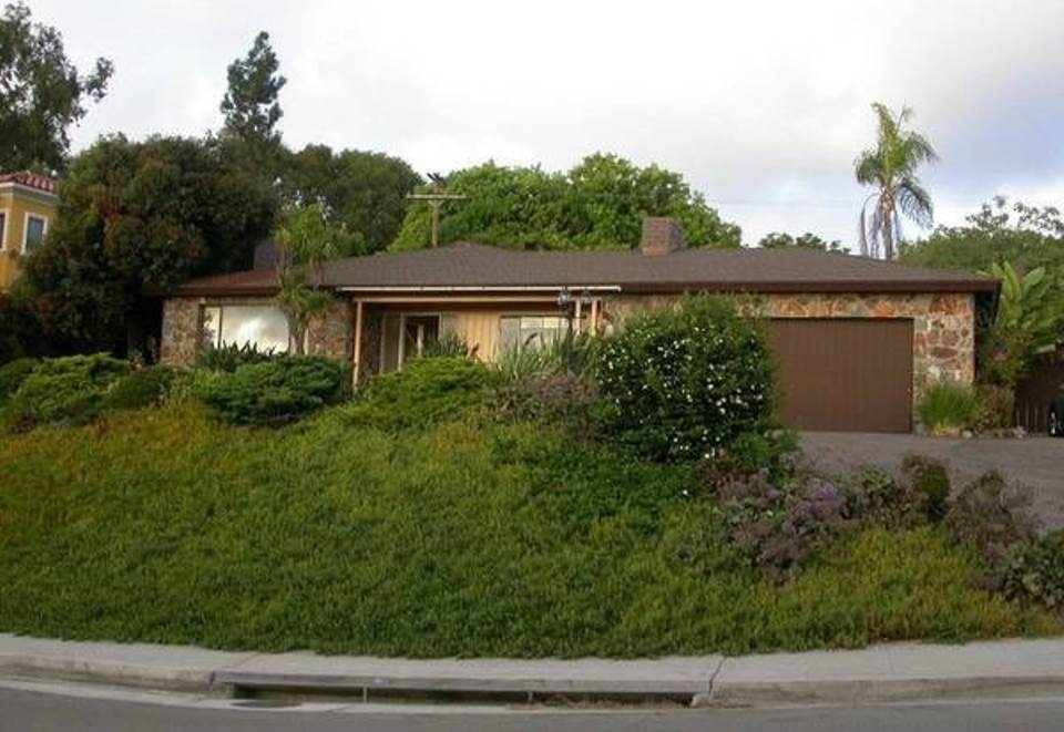 Property Photo:  940 W Muirlands Drive  CA 92037 