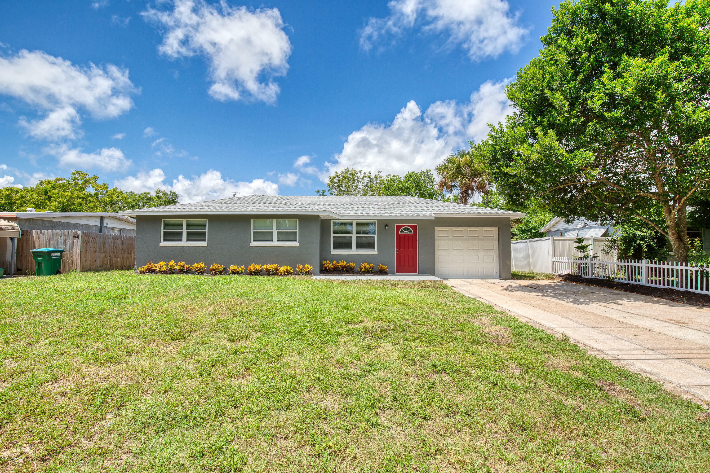 Property Photo:  748 Fairmount Road  FL 32114 