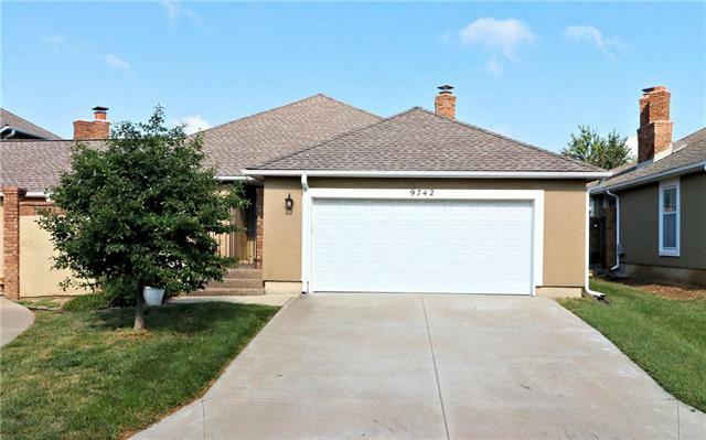 Property Photo:  9742 Nieman Place  KS 66214 