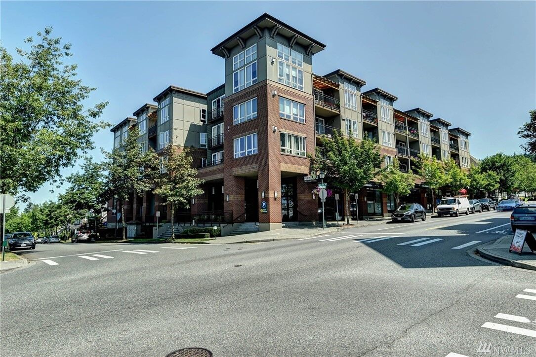 Property Photo: 1880 25th Ave NE 313 WA 98029