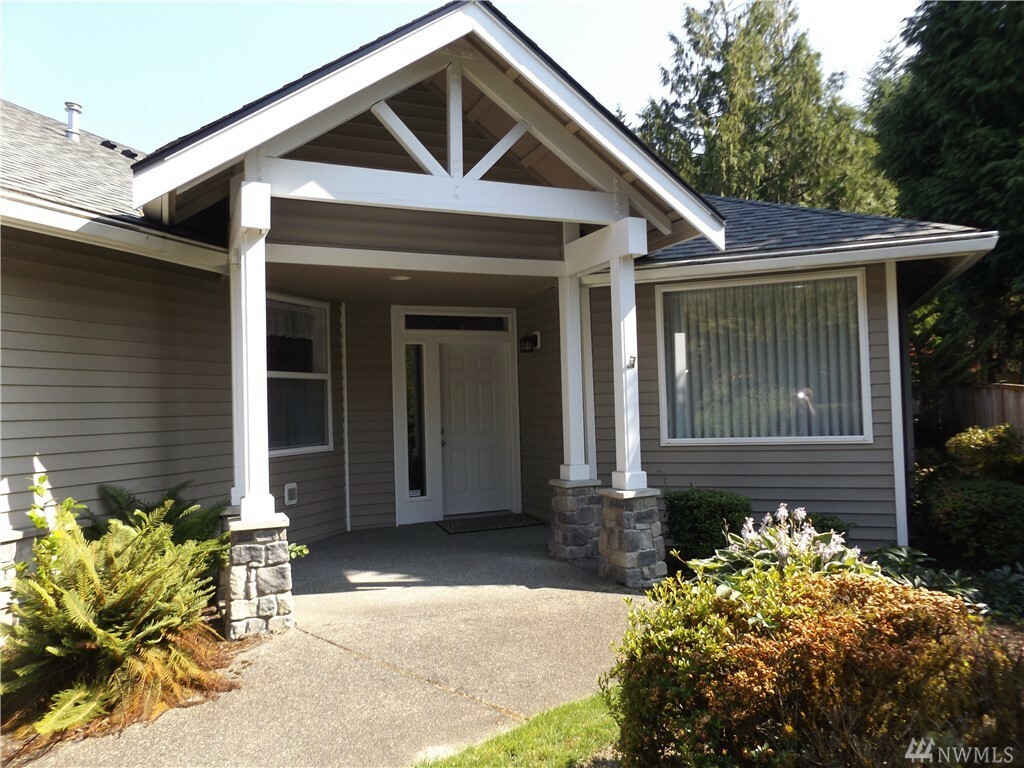 Property Photo: 7436 53rd St Ct W WA 98467