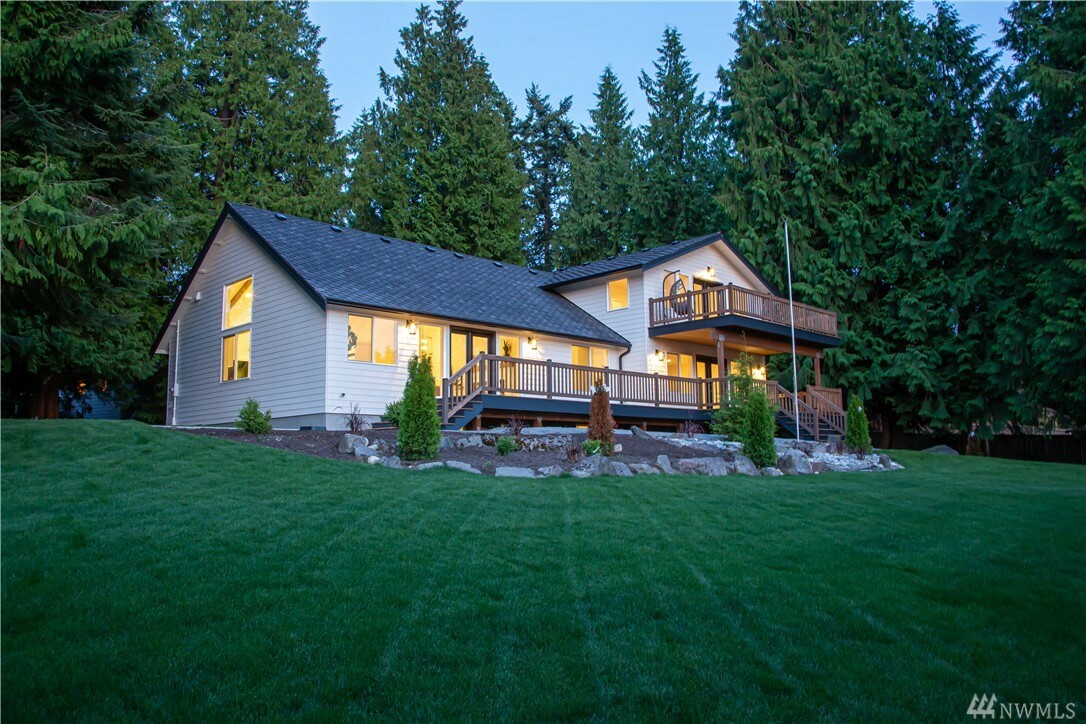 Property Photo:  8917 192nd St SW  WA 98026 