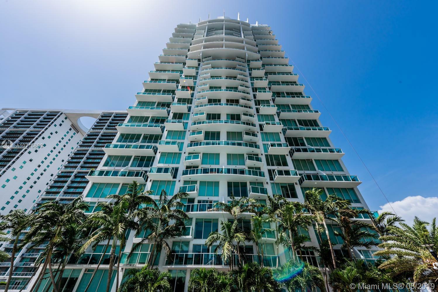 Property Photo:  41 SE 5th St 1801  FL 33131 