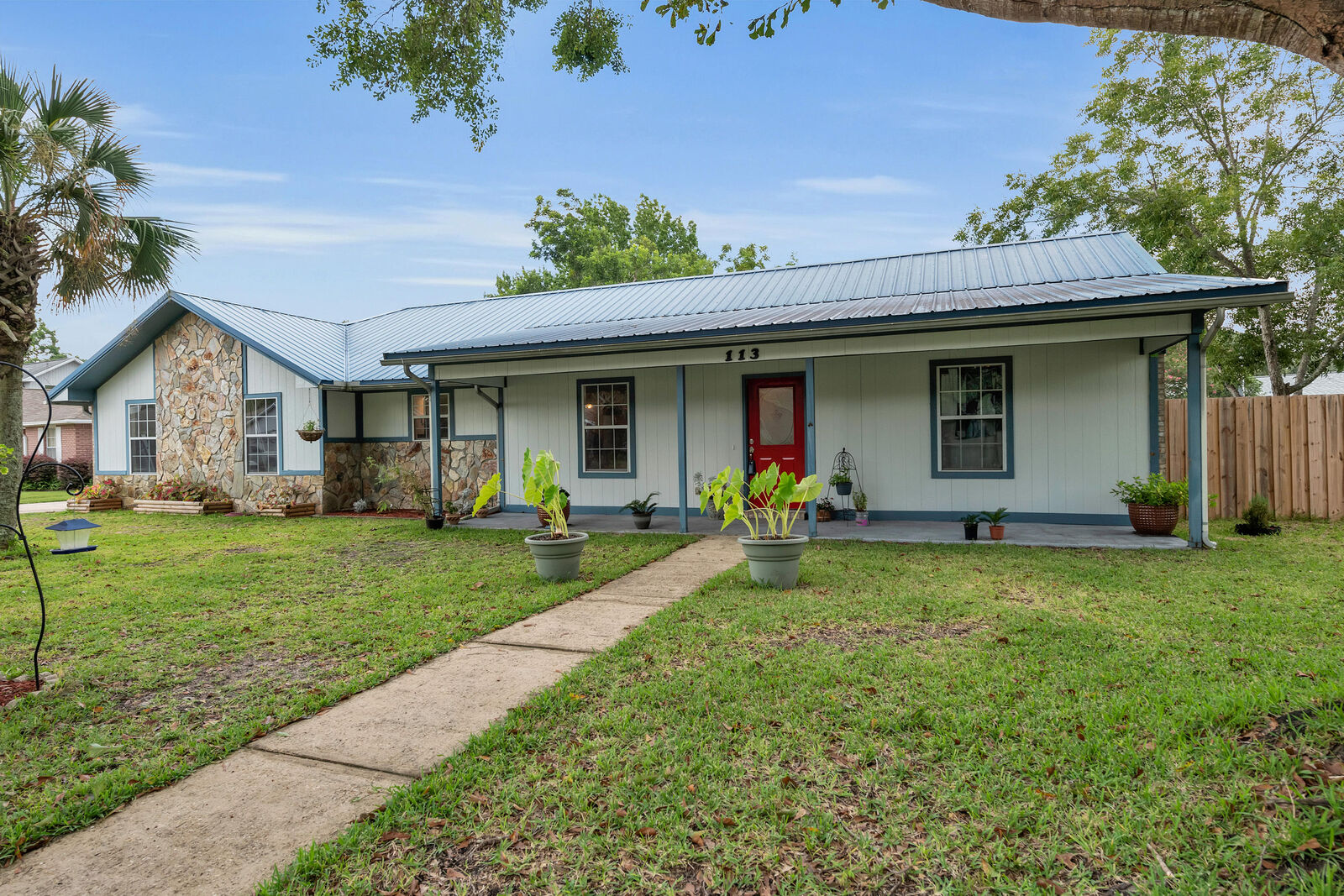 Property Photo: 113 Meadow Woods Lane FL 32578