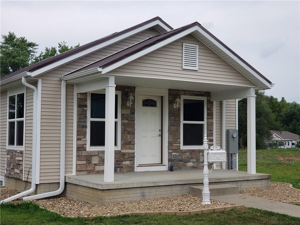 Property Photo: 414 University Street IA 50219